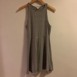 Forever 21 Grey Dress. Large.